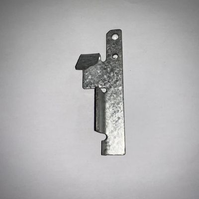 गैल्वेनाइज्ड रेगुलेटिंग प्लेट पोल्ट्री ब्रैकेट G.I. पोल्ट्री फार्म के लिए समायोजक